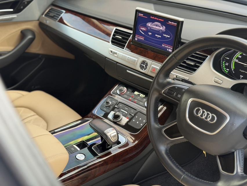 (แจ้งรหัสรถ JRS5108) 🚘 Audi A8 2.0 TFSI Hybrid ปี 2013 จด 2015 รูปที่ 8