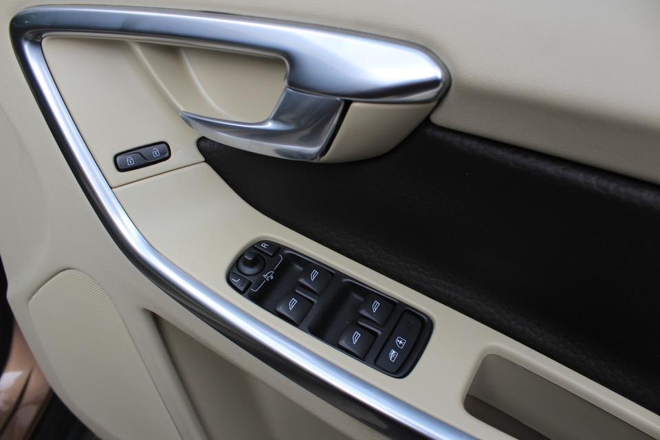 รหัสรถ BM3783 VOLVO XC60 D3 รุ่นTop ดีเซล 2013 18