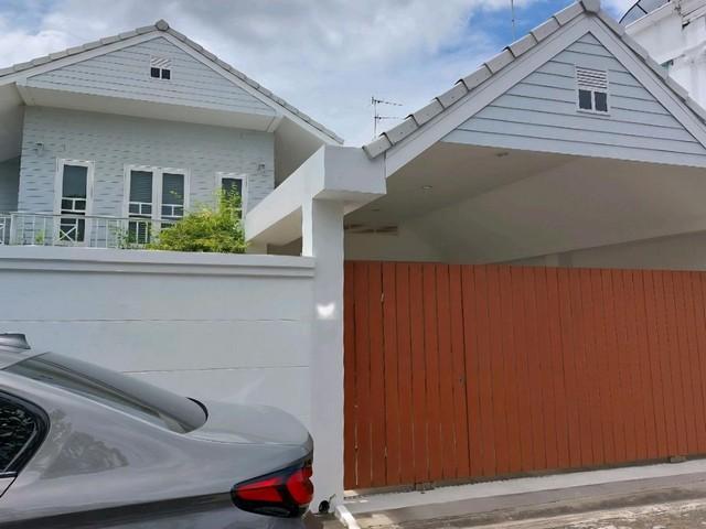 ให้เช่า บ้านเดี่ยว2ชั้น พื้นที่64 ตรว.อยู่ถนน พระราม9 ใกล้ห้างเดอะไนท์