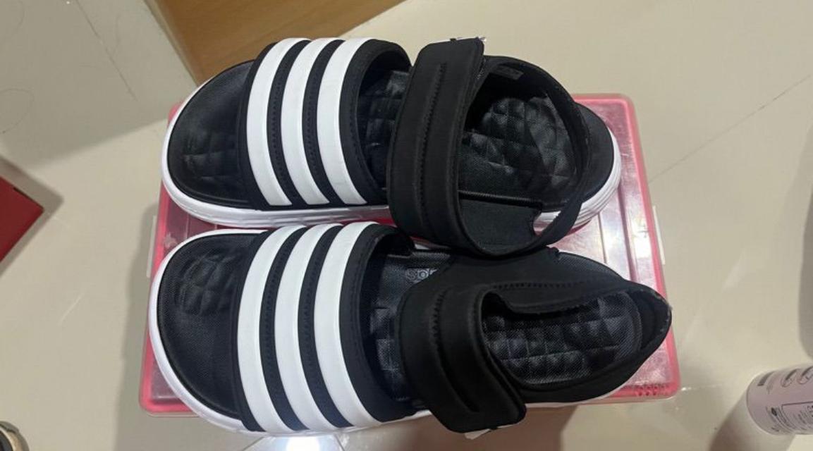 รองเท้าแตะรัดส้น Adidas  2