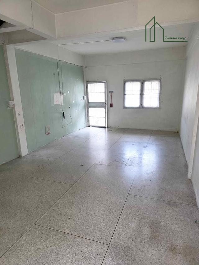 บ้านทาวเฮ้าส์ 2ชั้น หมู่บ้านเฟื่องฟ้าโครงการ2 (ซอยศรีสมิตร) ถ.เทพารักษ์  7