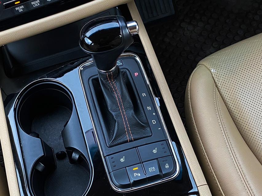 KIA Grand Carnival 2.2 EX 2015  14