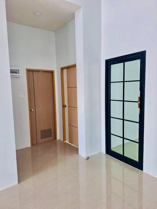 บ้านเดี่ยว ทำเลดี ห่าง รพ.พานทองเพียง 3 กิโลเมตร 2 นอน 2 น้ำ  2 จอดรถ  10