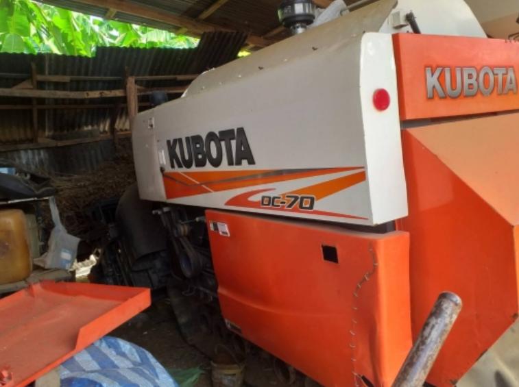 ขายรถเกี่ยวข้าว KUBOTA DC70 ปี 57  2