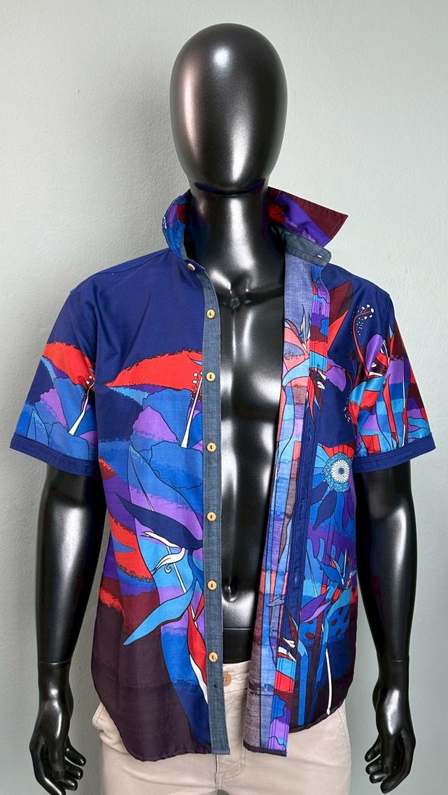 เสื้อเชิ้ตแขนสั้น พิมพ์ลาย รูปที่ 1