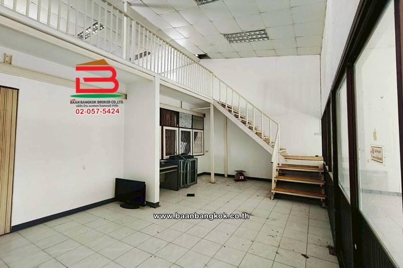 อาคารพาณิชย์ เนื้อที่ 40 ตร.ว. ซอยลาดพร้าว 45 ใกล้โรงเรียนพิบูลอุปถัมภ์ แขวงสามเสนนอก เขตห้วยขวาง 7