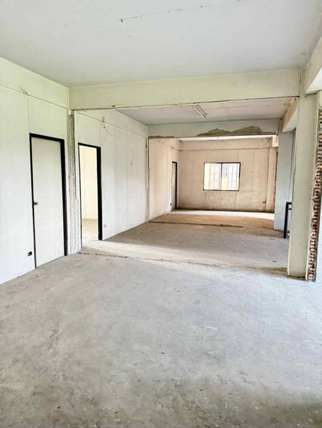 ให้เช่าอาคารพาณิชย์ ตลาดน้อยหน่า ปากช่อง นครราชศรีมา 3.5 ชั้น 120 ตรม 6