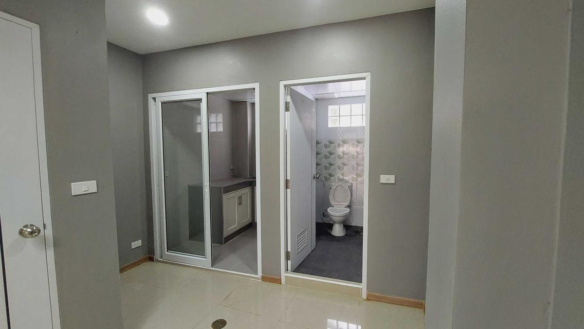 ขายอาคารพาณิชย์ 3.5 ชั้น ปรีดีพนมยงค์ (N.733) 13
