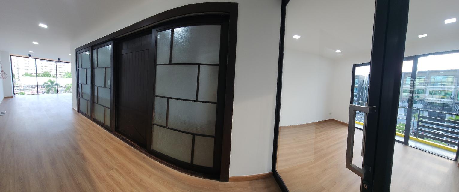 เช่า โฮมออฟฟิส สไตล์โมเดิร์น 3.5 ชั้น โครงการ H-Cape Biz Sector อ่อนนุช สุขาภิบาล 2 3