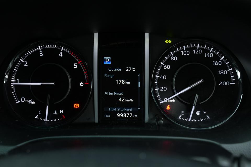 2020 TOYOTA FORTUNER 2.8 LEGENDER BLACK TOP 2WD SUV สีขาว-ดำ เลขไมล์ 99877 กม. 19