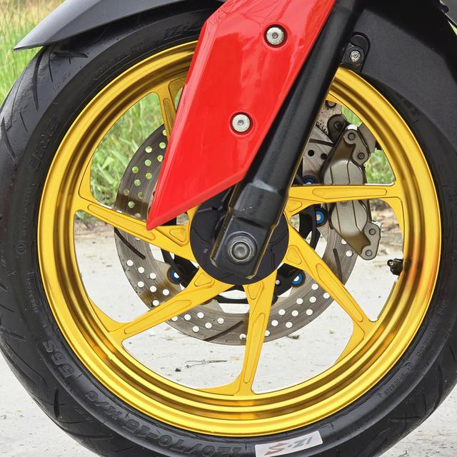 Xmax 3,900฿ 6