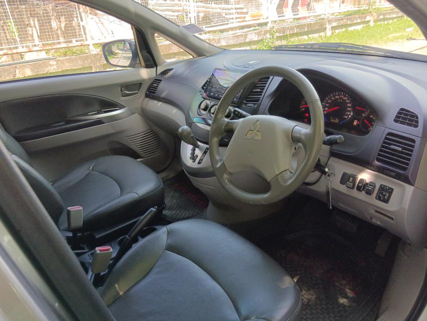 mitsubishi space wagon 2.4 A/T 2005   9