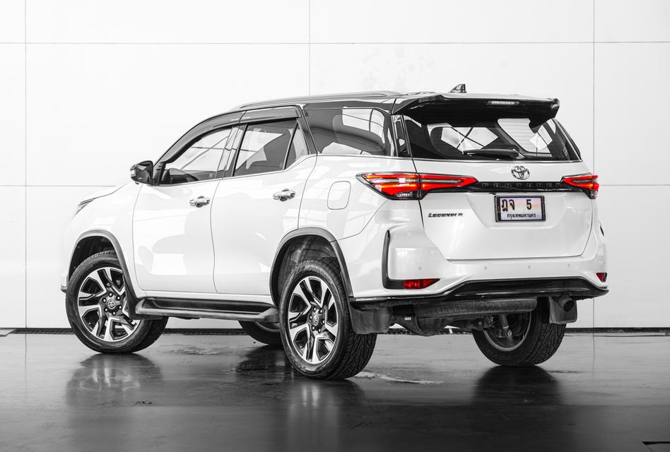 2020 TOYOTA FORTUNER 2.4 Legender 2WD (BLACKTOP) SUV สีขาว-ดำ เลขไมล์ 89220 กม.