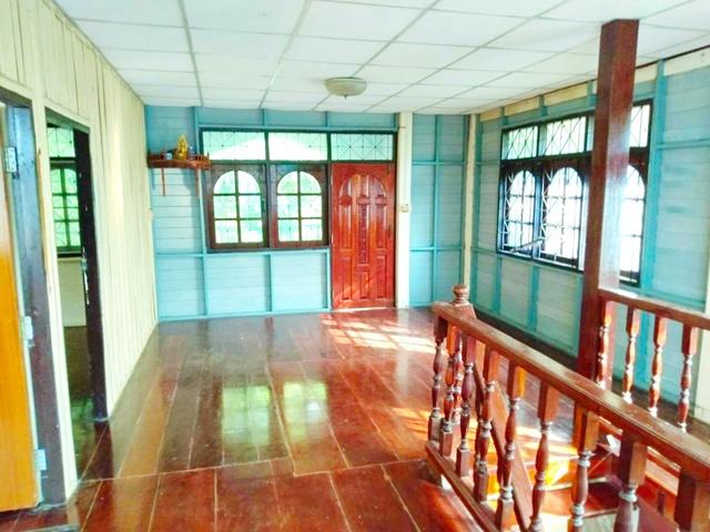 อ่างซับประดู่ คลองตะแบก 900 ม.ปั๊มน้ำมัน ปตท. สีคิ้ว บ้านเดี่ยว 2 ชั้นหลังใหญ่ 3 นอน 2 น้ำ ขนาด1.5ไร่ บรรยากาศร่มรื่น ถ. 6