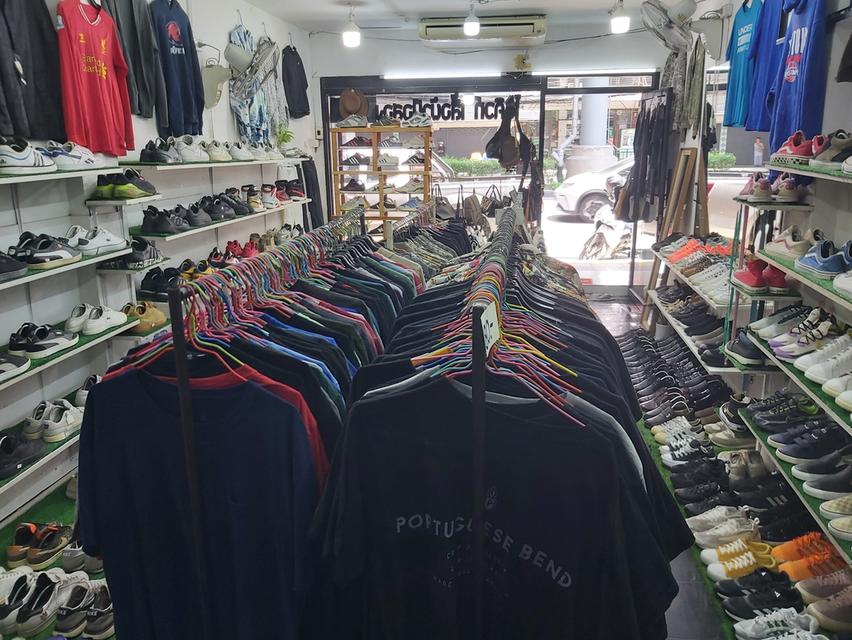เซ้งร้านรองเท้าและเสื้อ ผ้ามือสองปากซอยลาดพร้าว 41 ทำเลทอง 5