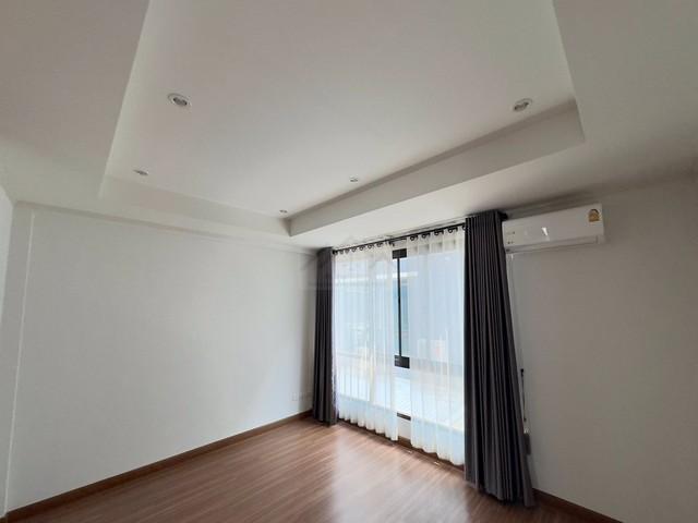 ขายทาวน์โฮม 3 ชั้น 181 ตรม. หมู่บ้าน ศุภาลัย เอสเซ้นส์ ลาดพร้าว 107 ใกล้รถไฟฟ้าสีเหลือง **ไม่เคยเข้าอยู่ 4