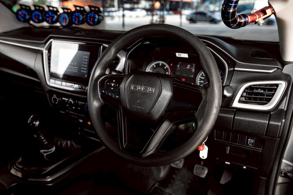 ISUZU D-MAX Hi-lander Cab 1.9 Ddi L ปี 2020 สีเทา มือเดียวป้ายแดง 15