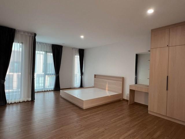 ให้เช่าทาวน์โฮม 3 ชั้น 3 ห้องนอน บ้านกลางเมือง รามคำแหง 174 สเตชั่น บ้านใหม่ พร้อมอยู่ ทำเลทองติดรถไฟฟ้า ใกล้โรงเรียนนาน 5