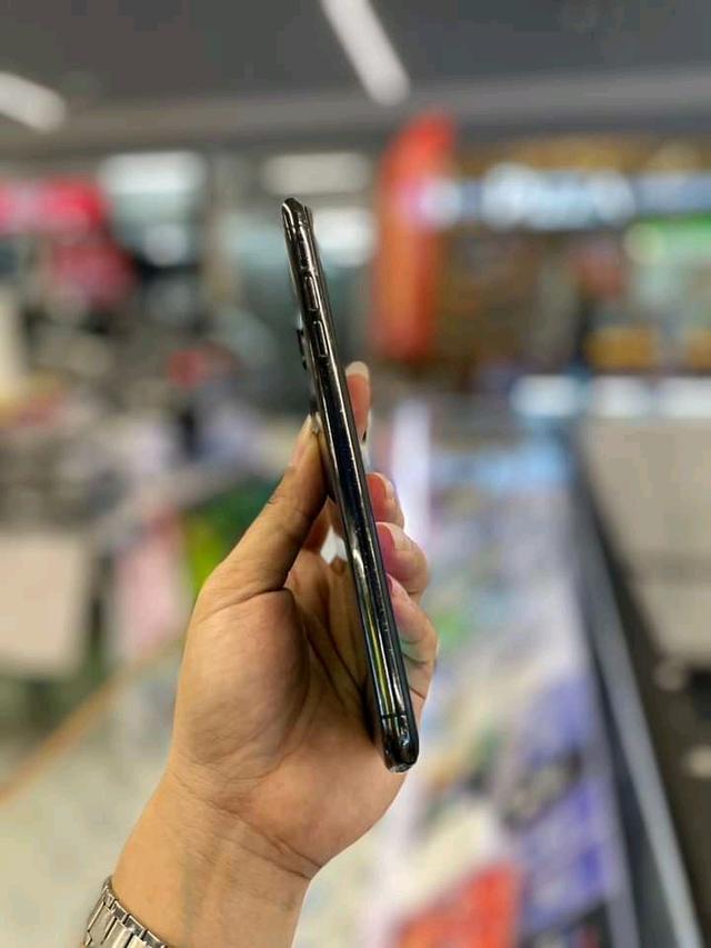 iPhone XS Max สีดำ 2