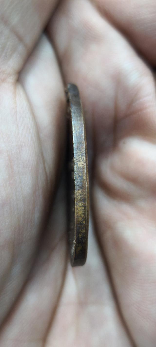 เหรียญอาจารย์ฝั้น รุ่นแรกเนื้อทองแดง 3