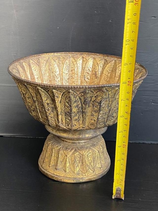 พานเก่าโบราณแท้ งานหนักหน่วงๆมือ รูปที่ 2