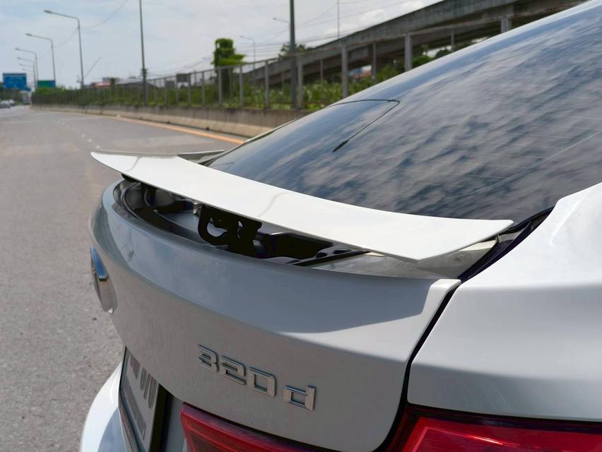 BMW #320d GT M sport Lci Top ปี 2019 สีขาว 19