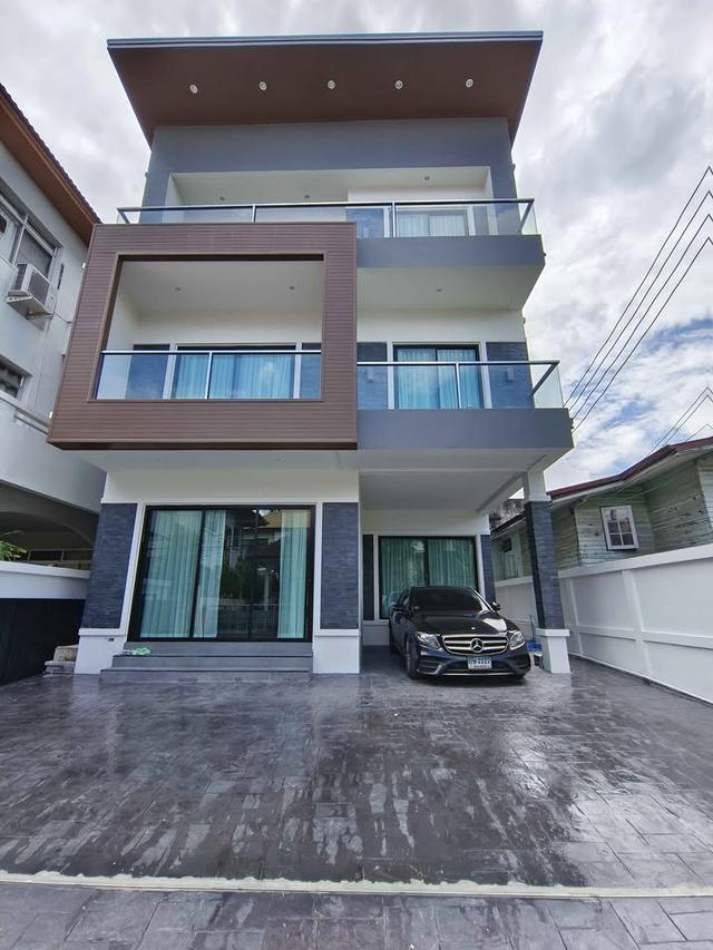 เช่า บ้านเดี่ยว 3 ชั้น สุขุมวิท 65(เอกมัย) 2