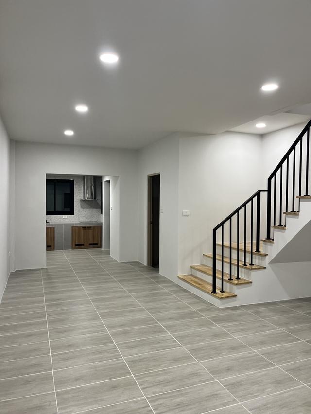 [For Sale] Townhome 2-Storey, Renovated, Near Paradise Mall, Srinakarin 2