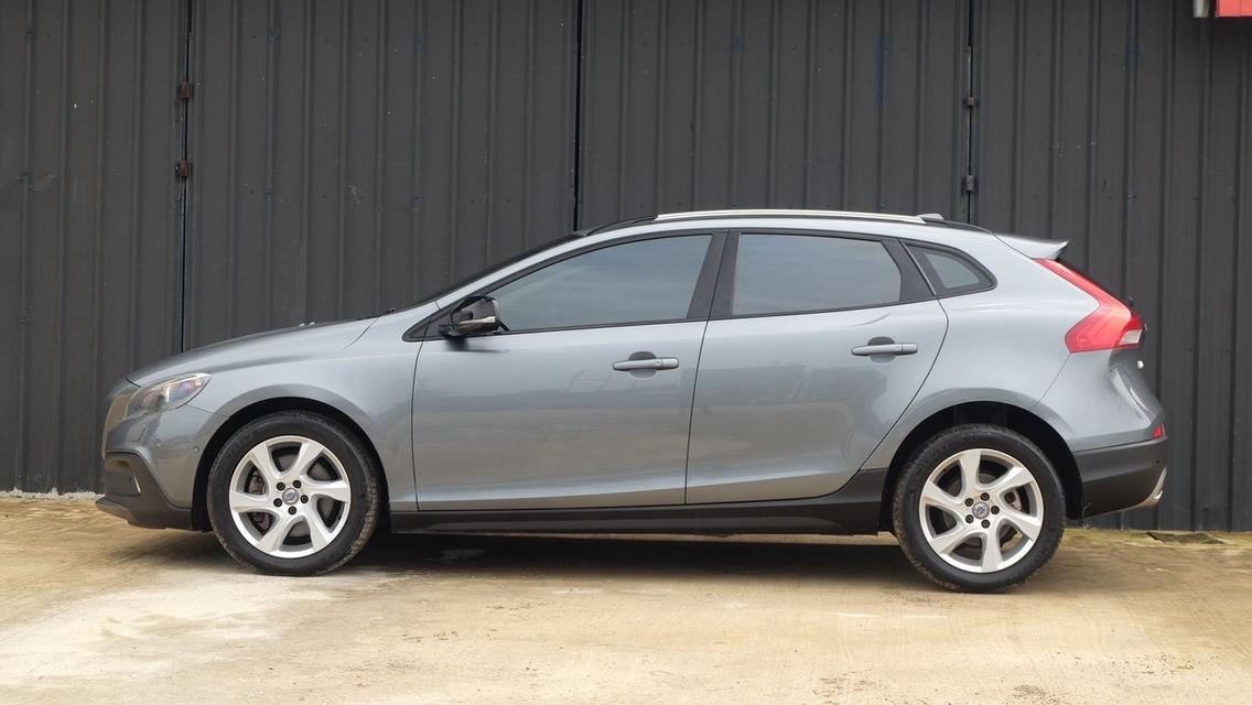 (แจ้งรหัสรถ KN207) VOLVO V40 D4 ดีเซล 2016 รูปที่ 11