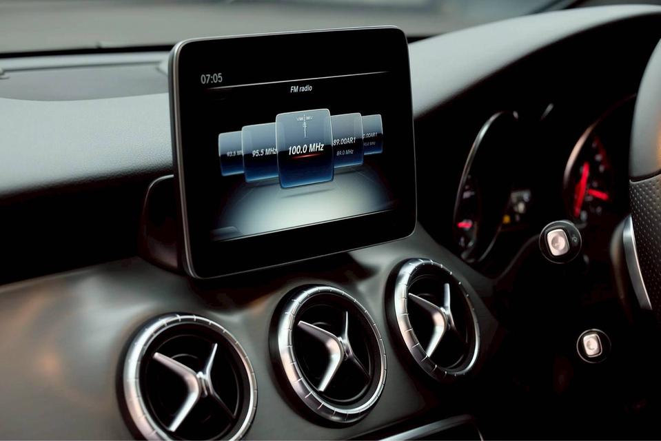 Mercedes-Benz CLA250 AMG Dynamic Facelift (W117) ปี 2019 10