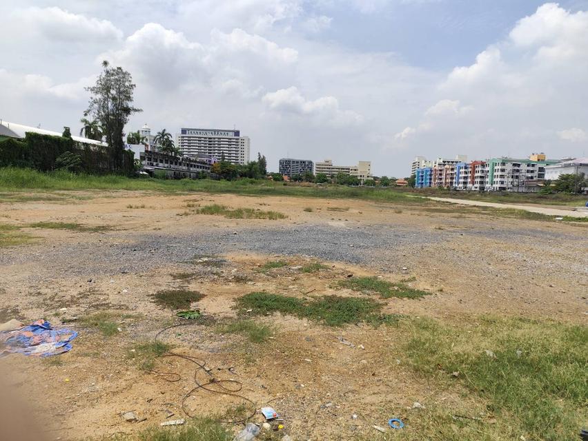 Selling large land very beautiful land with main road suitable big project ONNUT - LATKRABANG ROAD 13