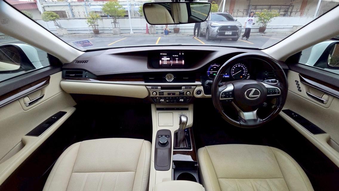 รหัสรถ WB36 Lexus ES300h ปี 2015  9