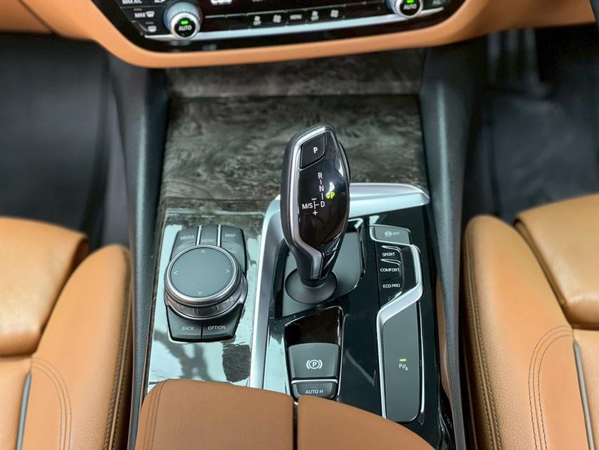 ปี 2018 BMW SERIES 5, 520d SPORT รถบ้าน เซอร์วิสศูนย์ทุกระยะ รูปที่ 15
