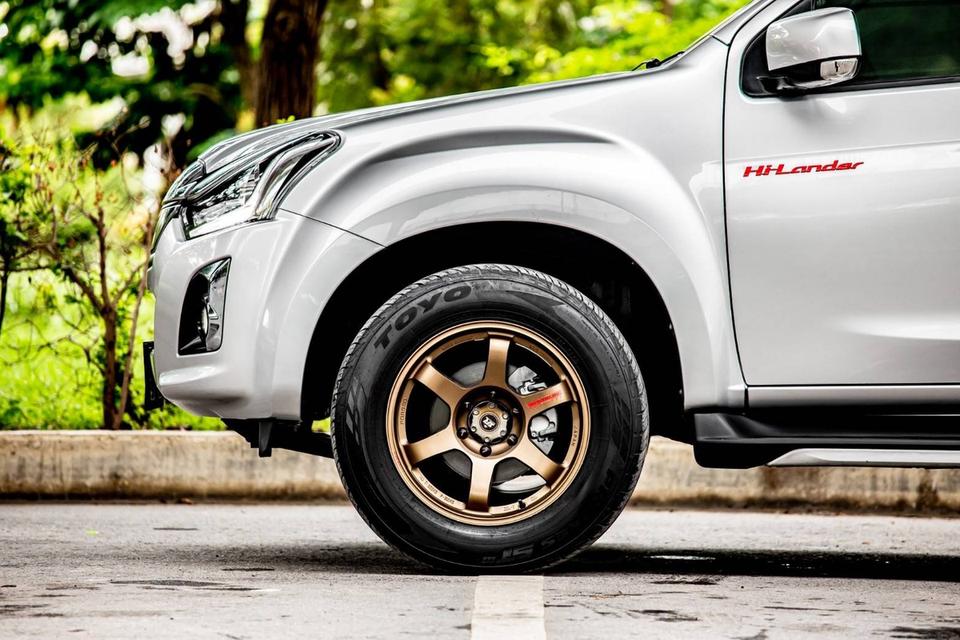 Isuzu D-Max Hi-Lander Cab4 1.9 Ddi Z ปี 2018 สีเทา มือเดียวป้ายแดง  9