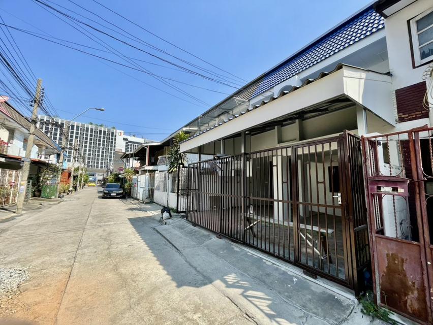 ขายด่วน!! ทาวน์เฮาส์ หมู่บ้านอมรพันธ์ 12 - 29 ตร.ว. 170 ตรม. *ใกล้ BTS สายหยุดเพียง 200 เมตร* 2