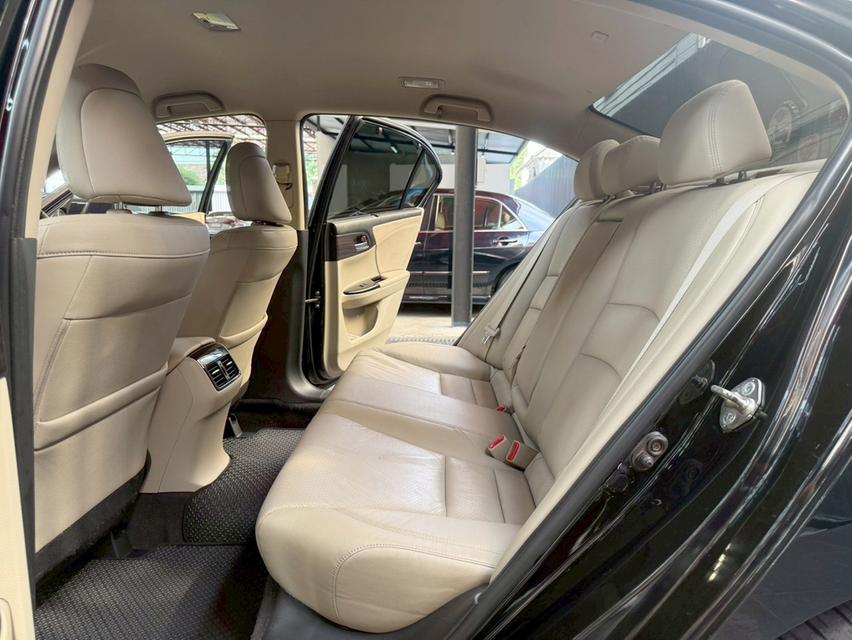 HONDA ACCORD 2.0 EL i-VTEC ปี2018ตัวท็อปสุดของรุ่น ออพชั่นเต็มคัน พร้อมใช้งาน. 14