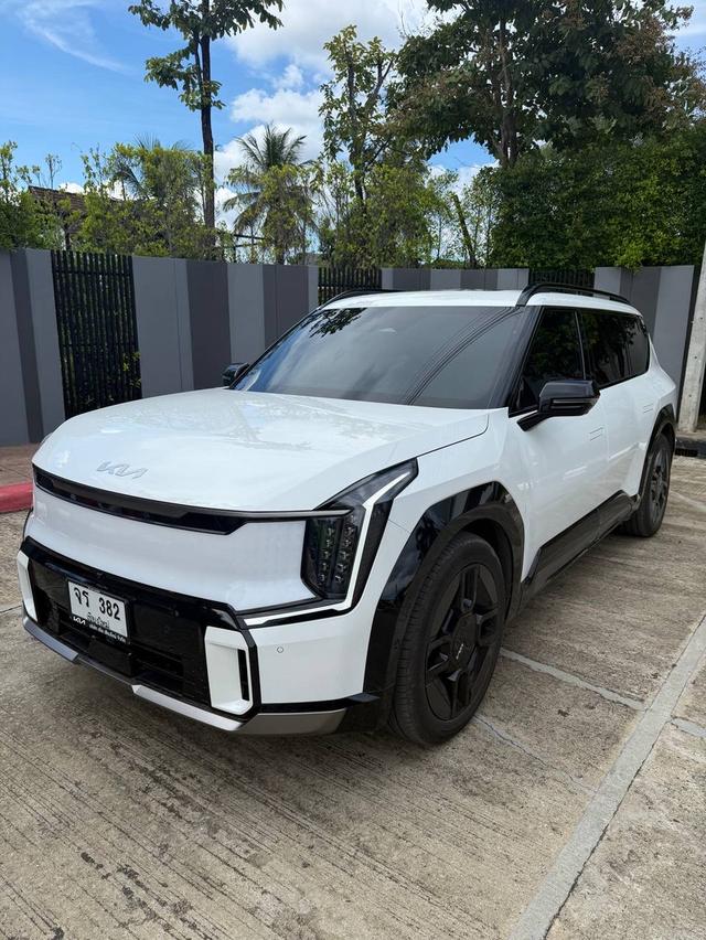 Kia EV9 top spec model 2024