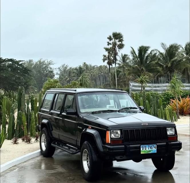 Jeep Cherokee สีดำ ปี 1995