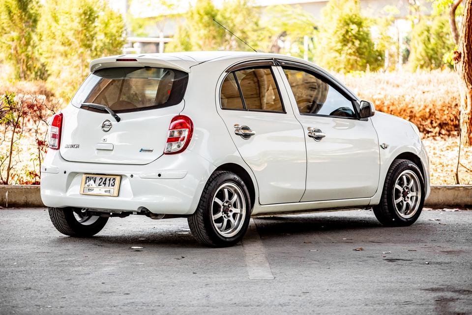 Nissan March 1.2 VL Top ปี 2011 สีขาว เกียร์ Auto 4