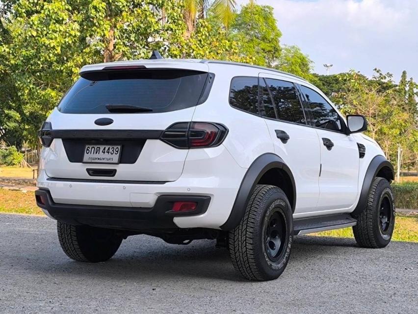 Ford Everest  4