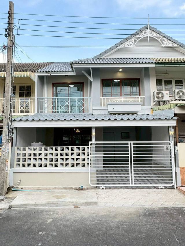 หมู่บ้านพฤกษา14A วัดลาดปลาดุก ทาวน์เฮาส์ 2 ชั้น ตกแต่งใหม่พร้อมอยู่ พร้อมเฟอร์นิเจอร์ โทนสีอบอุ่น คลาสสิก 1