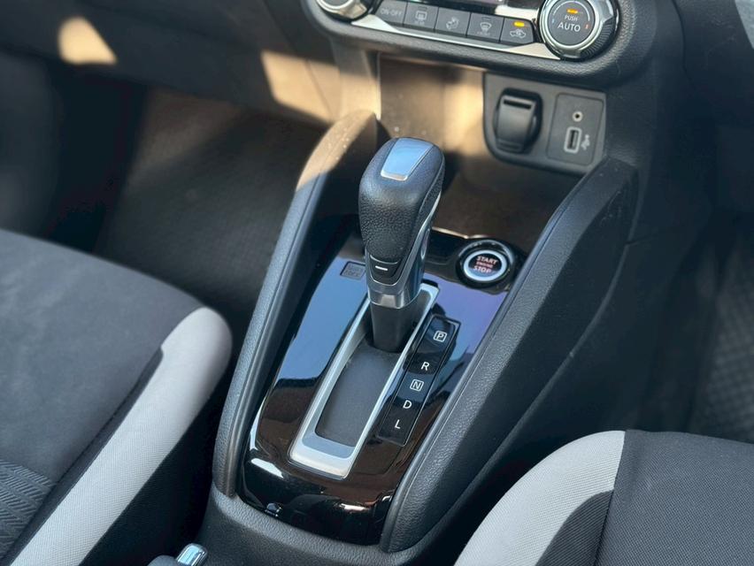 NISSAN ALMERA Sedan 4dr VL TOP  XTRONIC CVT FWD 1.0iTC Y2020. สีขาว เกียร์ออโต้ 17