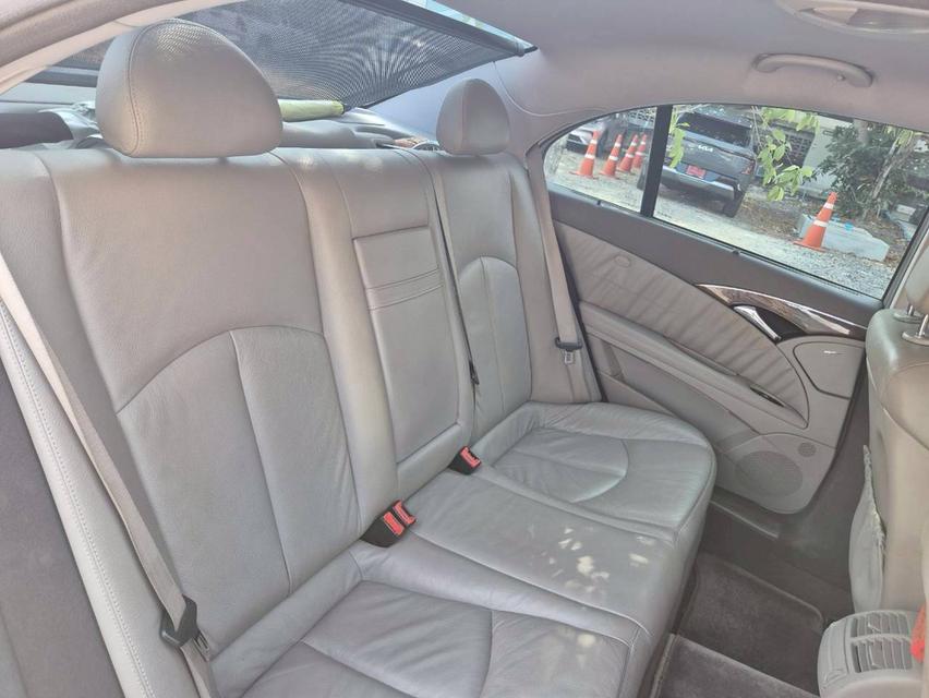 ขาย Benz E200 ปี 2009 สีเงิน ไมล์วิ่งน้อย สภาพเดิมๆ รูปที่ 7