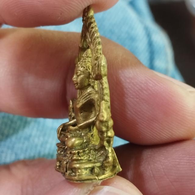 หลวงพ่อเพชรวัดท่าหลวงจังหวัดพิจิตร