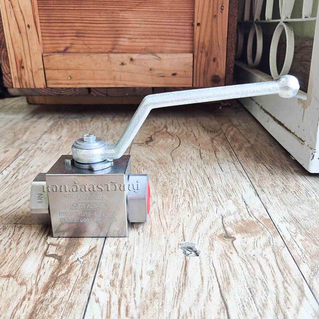 ขายึดด้านข้าง สำหรับฝาเติมไฮดรอลิค Stauff SMBB-ASMB-1