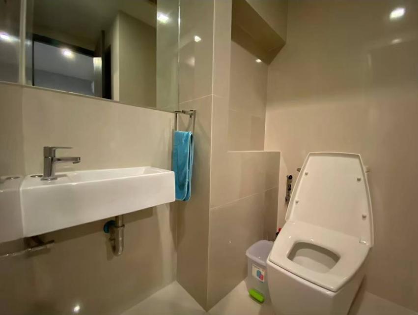 Rhythm  Sukhumvit. 44/1 Unit 1/310 Size: 45 sq.m Floor  22 1 bedroom 1 bathroom  BTS:  Pra kanong  Sale :  7,900,000 Baht Line id: kingrice79 18