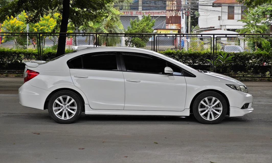 Honda Civic FB 1.8 E Auto ปี 2014  4