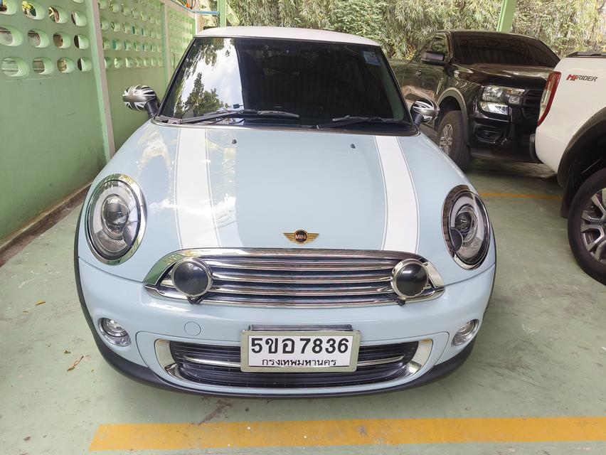Mini cooper R56 Lci 2011แท้ รถศูนย์ สีฟ้า-ขาวเงาวับเคลือบแก้วให้แล้วทั้งคัน รูปที่ 2
