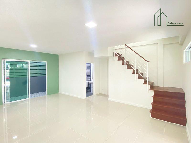 ทาวน์เฮาส์ 2 ชั้น หมู่บ้านเดอะทรัสต์ทาวน์ วงแหวน–ลำลูกกา  ราคาเพียง 1,880,000 บาท  รหัสทรัพย์ BT69015  หมู่บ้านเดอะทรัสต์ทาวน์ วงแหวน-ลำลูกกา 2