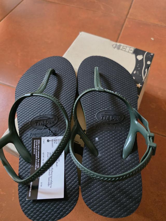 รองเท้าของใหม่